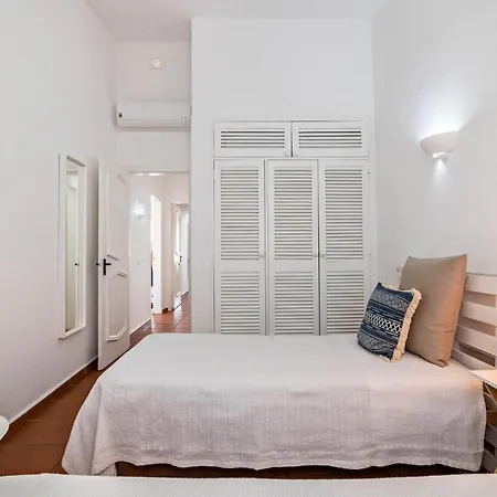 Casa O12 *