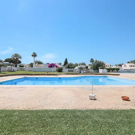 Hébergement de vacances Casa O12 *